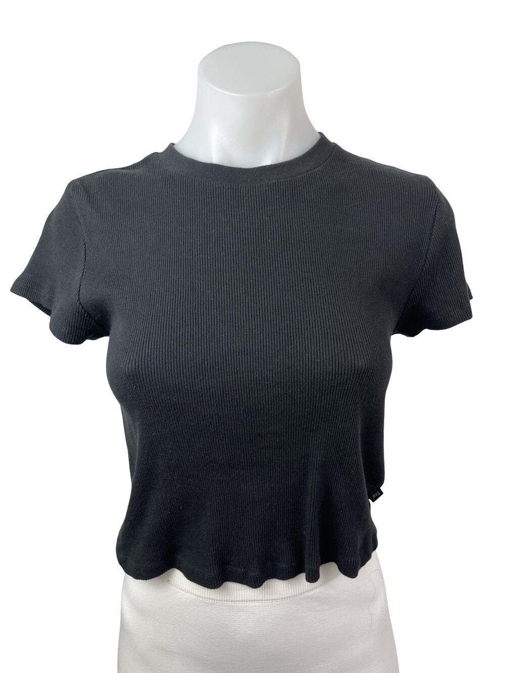 Aritzia TNA Women's Black Ribbed Knit Short Sleeve Crop T Shirt Tee Top Size L
